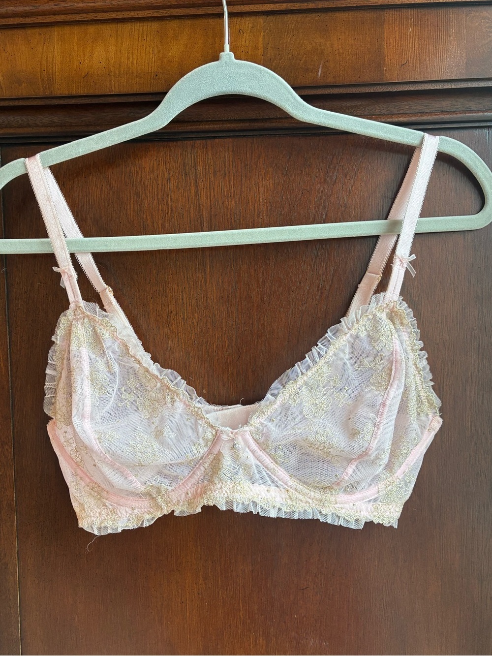 Victoria’s Secret Dream Angels Unlined Plunge Bra Pink Gold Lace 36D